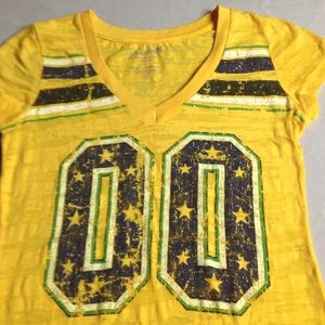 BEAUTIFUL SPORT TOP TEE EXCELLENT CONDITION
